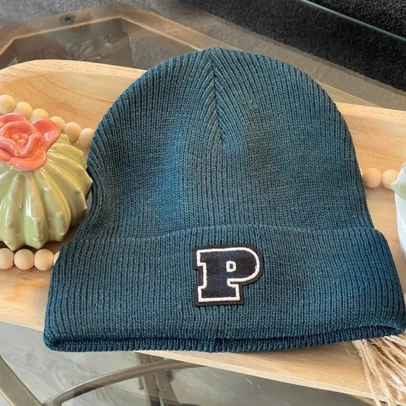 PINK VS Rib Knit Beanie In Black Ivy P Logo Graphic - Picture 11 of 12